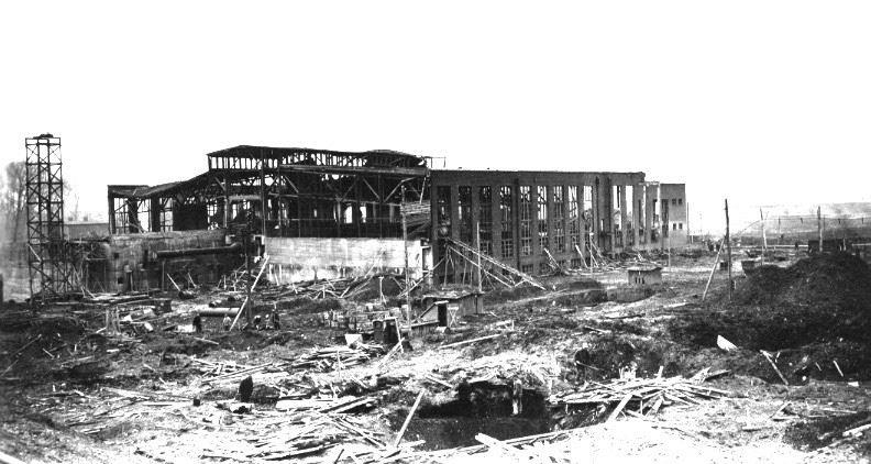 Zerstörtes Wasserwerk der Buna- Werke 1945